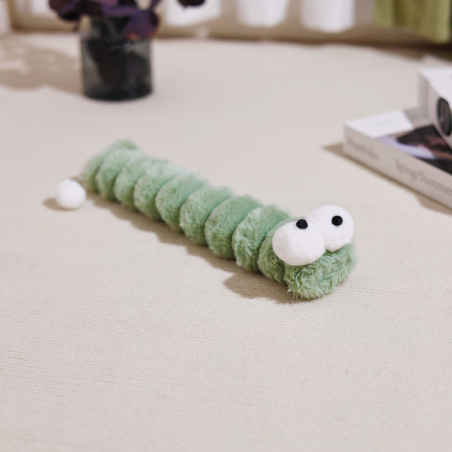 New Caterpillar Design Interactive Cat Chew Soft Relieve Boredom Cat Kick Self-entertainment Durable Catnip Cat Supplies